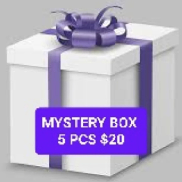 Women's Clothing Athletic 5 PCS Mystery Box Wholesale Box L 12/14 - Picture 1 of 1
